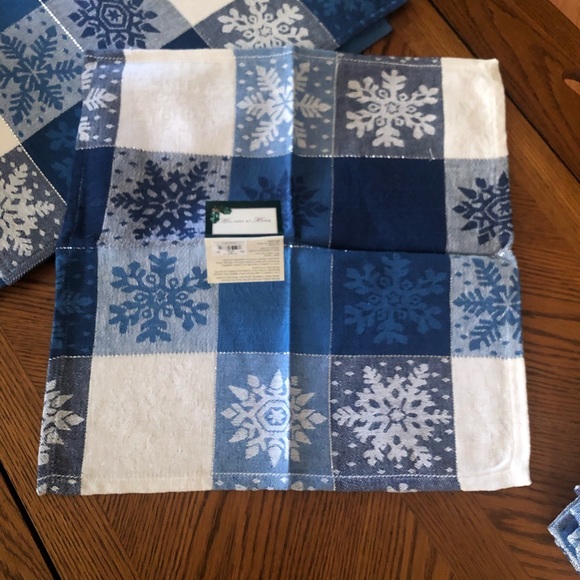 6-sets Blue Snowflake Placements & Napkins - Picture 2 of 6